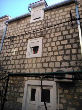 Seaside holiday house Kastel Stafilic, Kastela - 11165